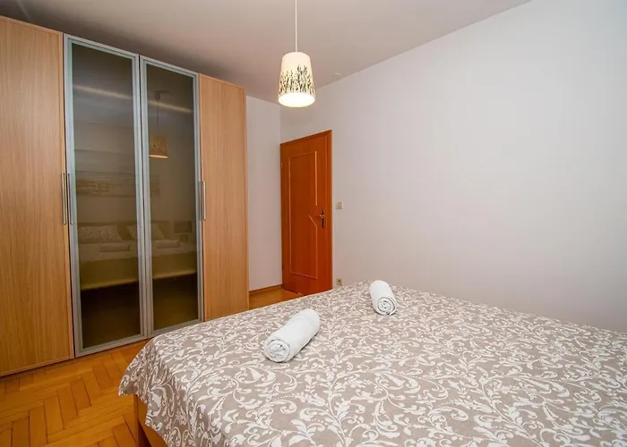 Vallis On The Lungomare, Near The Sea Lägenhet Pula